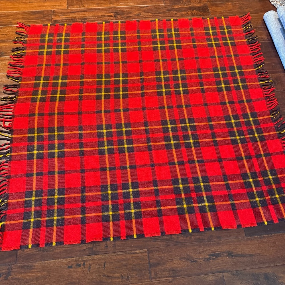 VTG Faribo Faribault Blanket Woolen Mills Co Red Plaid Fringed Acrylic Throw